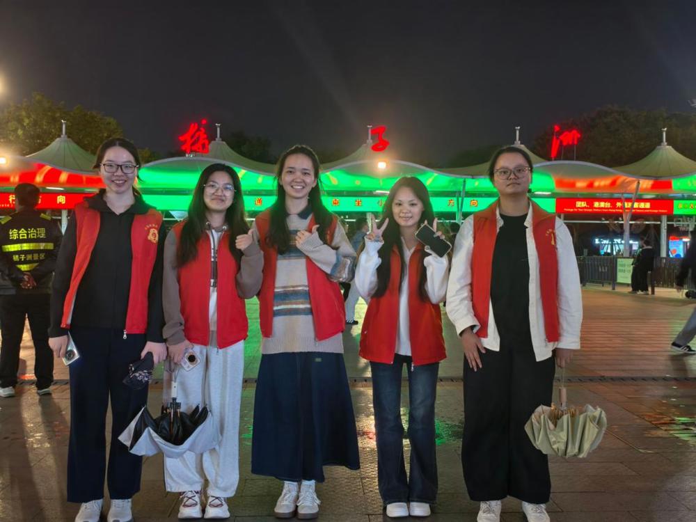 C:/Users/HUAWEI/Desktop/55a7827cea854a768f0d6e99ea1d2672.jpg55a7827cea854a768f0d6e99ea1d2672